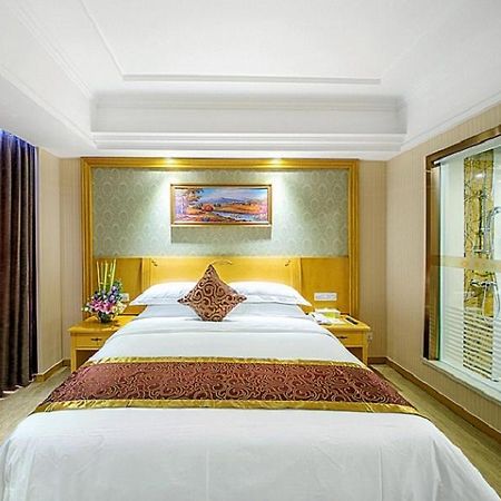 Vienna Hotel Guilin Wanfu Square Bagian luar foto