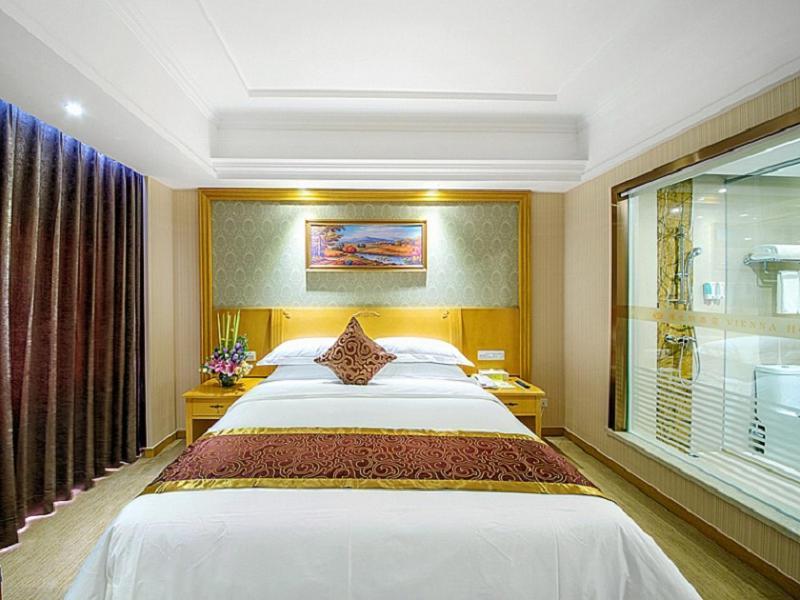 Vienna Hotel Guilin Wanfu Square Bagian luar foto