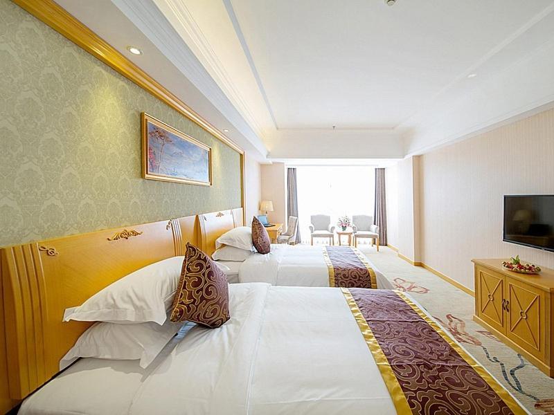 Vienna Hotel Guilin Wanfu Square Bagian luar foto