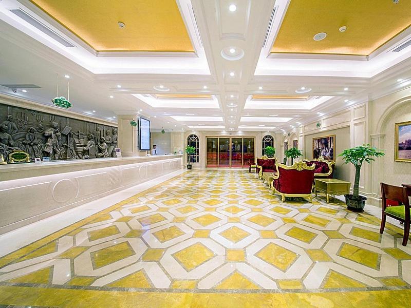 Vienna Hotel Guilin Wanfu Square Bagian luar foto